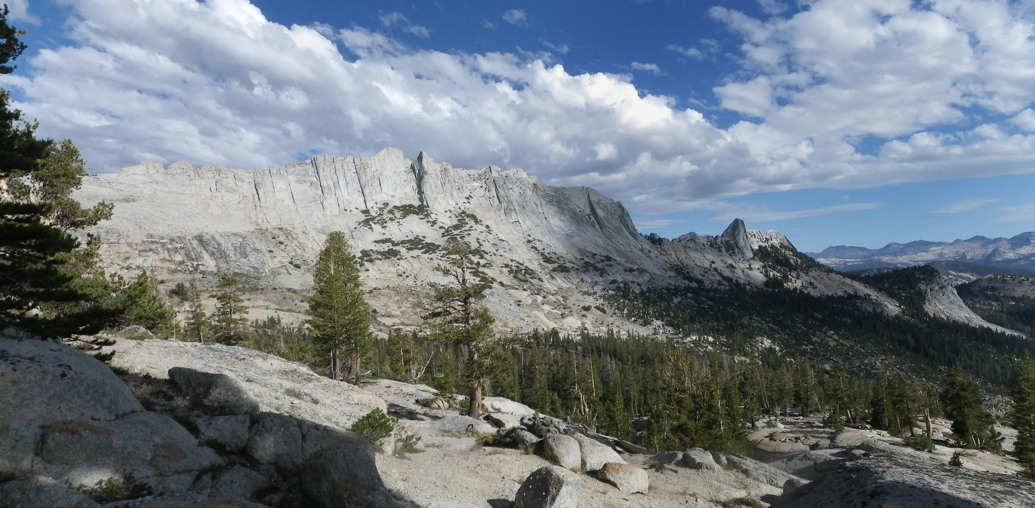 Matthes crest Yosemite backcountry view from west side